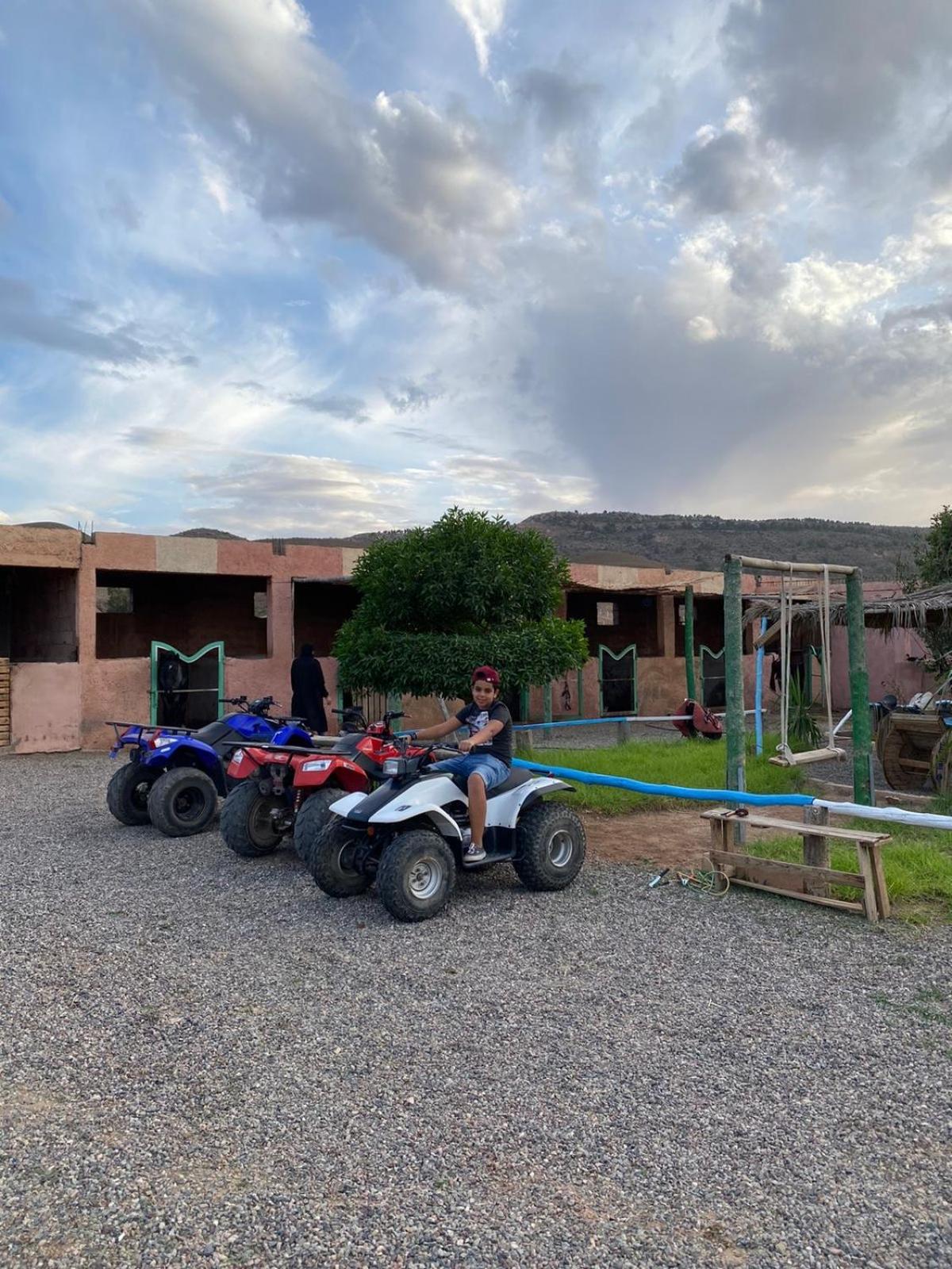 Les Cavaliers Chez Yassine Villa Marrakesh Exteriör bild